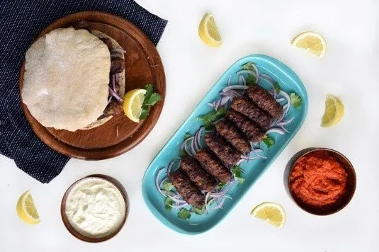 Receta del Cevapi, kebab de bosnia
